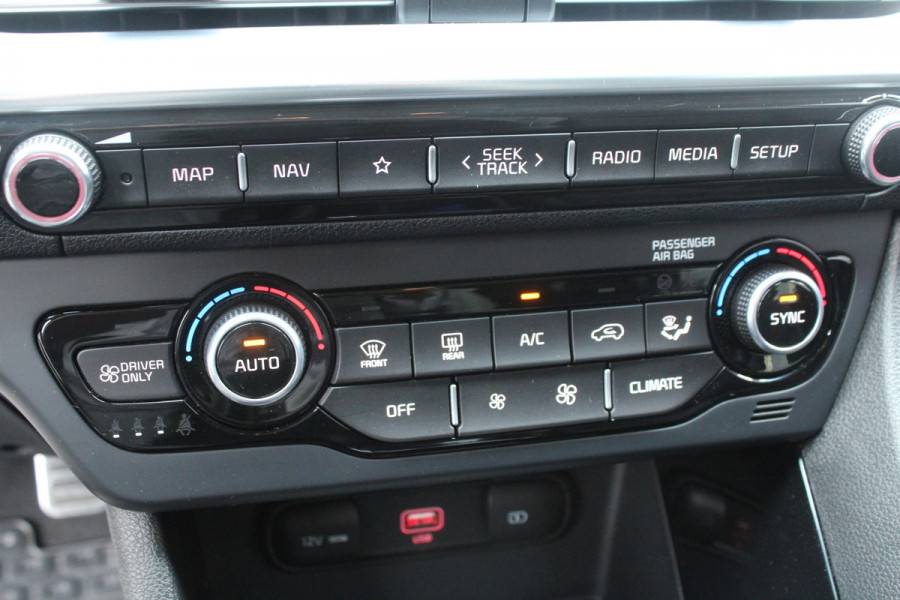 Kia Niro 1.6 GDi Hybrid 141pk DynamicPlusLine DCT6 NL-Auto NAP Clima Cruise Navi Camera Carplay 16"LMV Leder Afn. Trekhaak 1300kg Kia Niro 1.6 GDi Hybrid 141pk DynamicPlusLine DCT6 NL-Auto NAP Clima Cruise Navi Camera Carplay 16"LMV Leder Afn. Trekhaak 1300kg