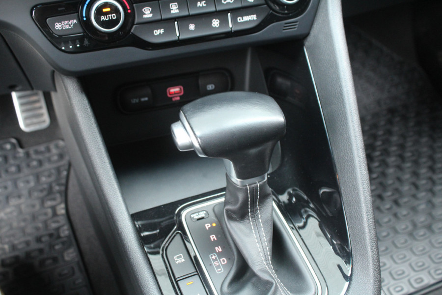 Kia Niro 1.6 GDi Hybrid 141pk DynamicPlusLine DCT6 NL-Auto NAP Clima Cruise Navi Camera Carplay 16"LMV Leder Afn. Trekhaak 1300kg Kia Niro 1.6 GDi Hybrid 141pk DynamicPlusLine DCT6 NL-Auto NAP Clima Cruise Navi Camera Carplay 16"LMV Leder Afn. Trekhaak 1300kg