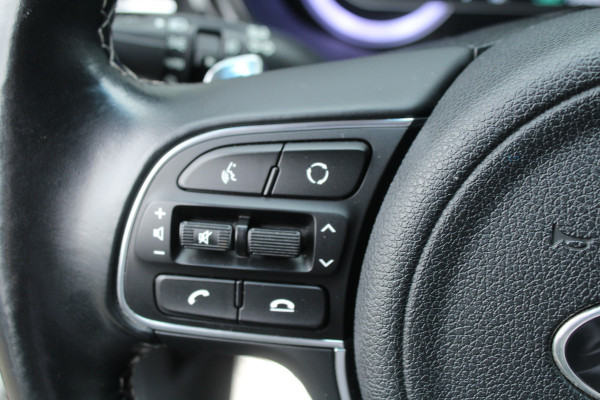 Kia Niro 1.6 GDi Hybrid 141pk DynamicPlusLine DCT6 NL-Auto NAP Clima Cruise Navi Camera Carplay 16"LMV Leder Afn. Trekhaak 1300kg Kia Niro 1.6 GDi Hybrid 141pk DynamicPlusLine DCT6 NL-Auto NAP Clima Cruise Navi Camera Carplay 16"LMV Leder Afn. Trekhaak 1300kg