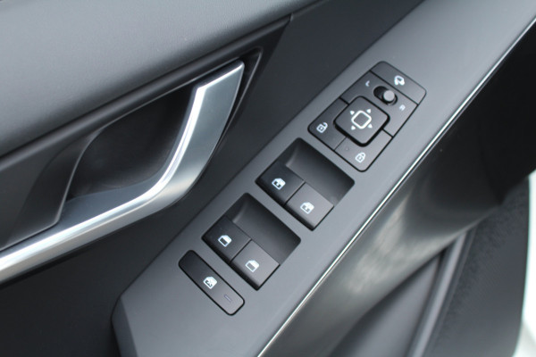 Kia Niro 1.6 GDi Hybrid 141pk DynamicLine DCT6 NL-Auto NAP BTW Clima Cruise Navi Camera Carplay Dig. Cockpit 16"LMV Trekhaak 1300kg Kia Niro 1.6 GDi Hybrid 141pk DynamicLine DCT6 NL-Auto NAP BTW Clima Cruise Navi Camera Carplay Dig. Cockpit 16"LMV Trekhaak 1300kg