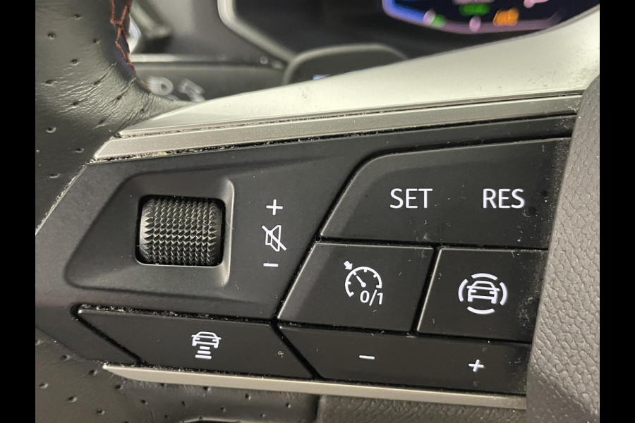 Seat Tarraco 1.4 TSI e-Hybrid FR PHEV Aut winterpack Dode hoek Navi Carplay PDC V+A Elektrische achterklep Adaptieve Onderstel Climate control Safe Drivepack Seat Tarraco 1.4 TSI e-Hybrid FR PHEV Aut winterpack Dode hoek Navi Carplay PDC V+A Elektrische achterklep Adaptieve Onderstel Climate control Safe Drivepack