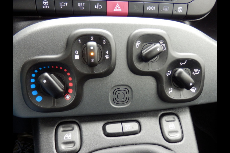 Fiat Panda Hybride | City Cross | Tel. Bluetooth | Airco |