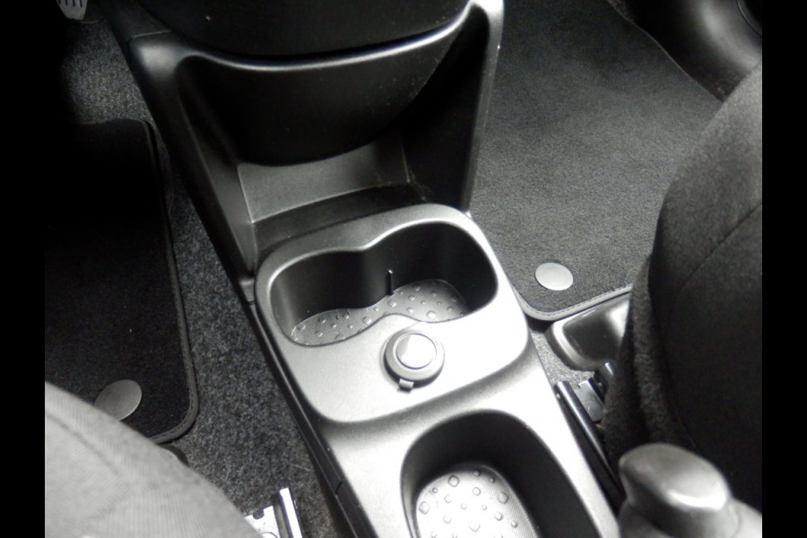 Fiat Panda Hybride | City Cross | Tel. Bluetooth | Airco |