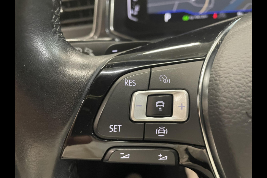 Volkswagen T-Roc 1.5 TSI Sport AUT Aut Winterpack Camera achter Adaptieve Led Auto Cruise Control PDC V+A Elektrische Kofferklep Navi Carplay