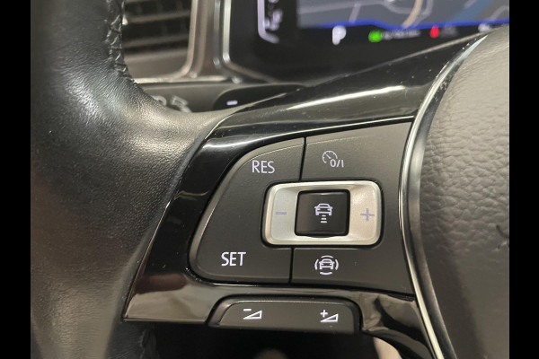 Volkswagen T-Roc 1.5 TSI Sport AUT Aut Winterpack Camera achter Adaptieve Led Auto Cruise Control PDC V+A Elektrische Kofferklep Navi Carplay