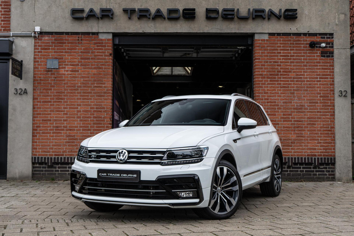 Volkswagen Tiguan 2.0 TSI 4Motion R-Line Pano / HUD / Dynaudio Volkswagen Tiguan 2.0 TSI 4Motion R-Line Pano / HUD / Dynaudio