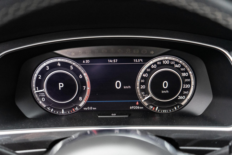 Volkswagen Tiguan 2.0 TSI 4Motion R-Line Pano / HUD / Dynaudio