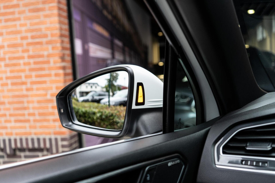 Volkswagen Tiguan 2.0 TSI 4Motion R-Line Pano / HUD / Dynaudio