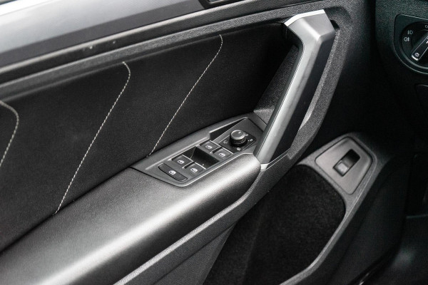 Volkswagen Tiguan 2.0 TSI 4Motion R-Line Pano / HUD / Dynaudio