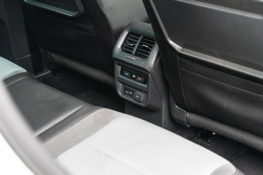 Volkswagen Tiguan 2.0 TSI 4Motion R-Line Pano / HUD / Dynaudio