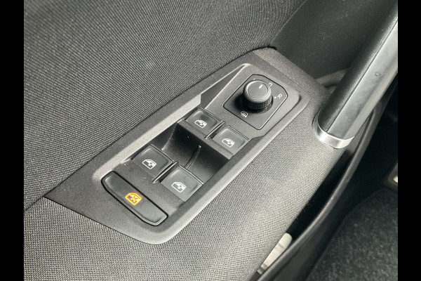 Volkswagen Touran 1.4 TSI 150pk Comfortline Stoel/Stuurverw. Carplay Adap.Cruise Nav/Cam Onderhouden!