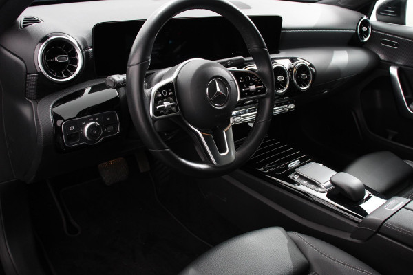 Mercedes-Benz A-Klasse 180 136pk DCT Progressive Navigatie Parkeersensoren Camera Cruise Control Virtual Cockpit Stoelverwarming Ledverlichting