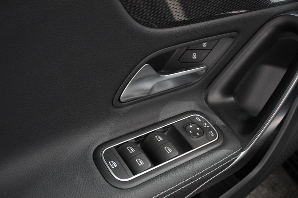 Mercedes-Benz A-Klasse 180 136pk DCT Progressive Navigatie Parkeersensoren Camera Cruise Control Virtual Cockpit Stoelverwarming Ledverlichting