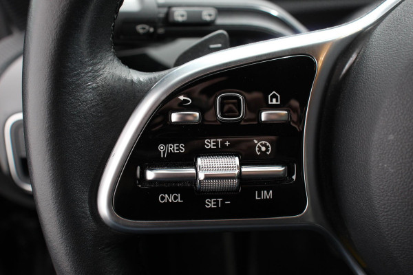 Mercedes-Benz A-Klasse 180 136pk DCT Progressive Navigatie Parkeersensoren Camera Cruise Control Virtual Cockpit Stoelverwarming Ledverlichting