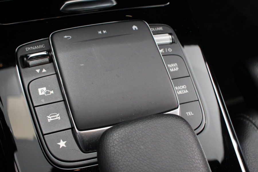 Mercedes-Benz A-Klasse 180 136pk DCT Progressive Navigatie Parkeersensoren Camera Cruise Control Virtual Cockpit Stoelverwarming Ledverlichting