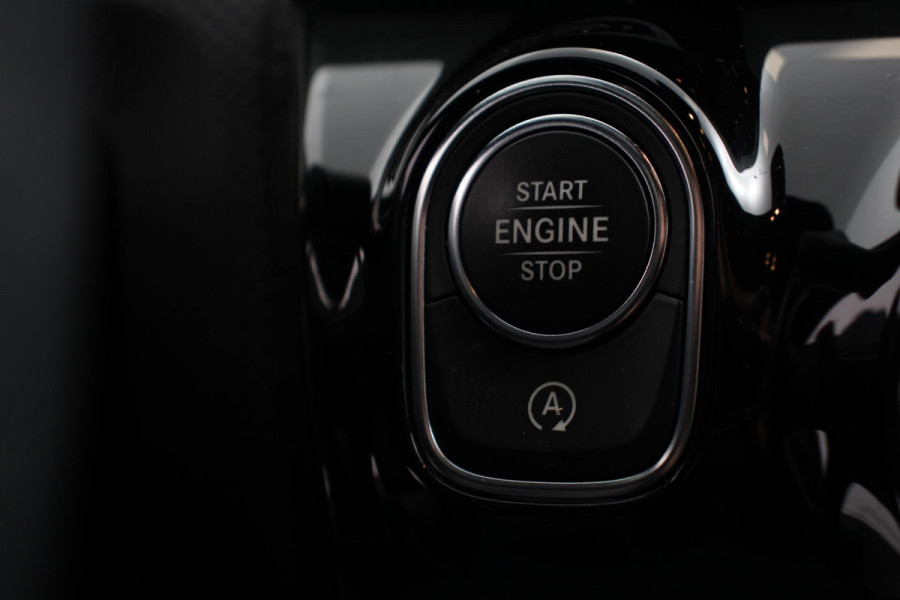 Mercedes-Benz A-Klasse 180 136pk DCT Progressive Navigatie Parkeersensoren Camera Cruise Control Virtual Cockpit Stoelverwarming Ledverlichting