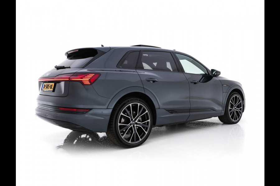 Audi e-tron 55 quattro advanced 95 kWh [3-Fase] {SOH-92%} *PANO | LUXURY-LEATHER | FULL-LED | BANG&OLUFSEN | ADAPTIVE-CRUISE | MEMORY-PACK | BLIND-SPOT | TOP-VIEW | SPORT/HEATED-SEATS | KEYLESS | DAB+ | ECC | PDC | 22''ALU*
