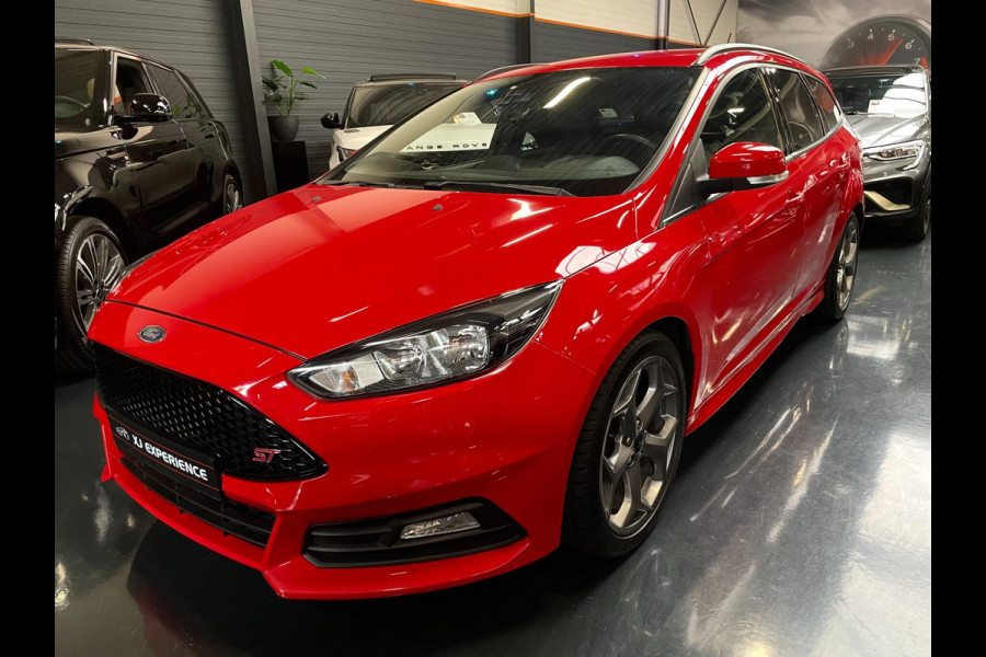 Ford FOCUS Wagon 2.0 ST-2 250 PK NAVI CLIMA RECARO CARPLAY