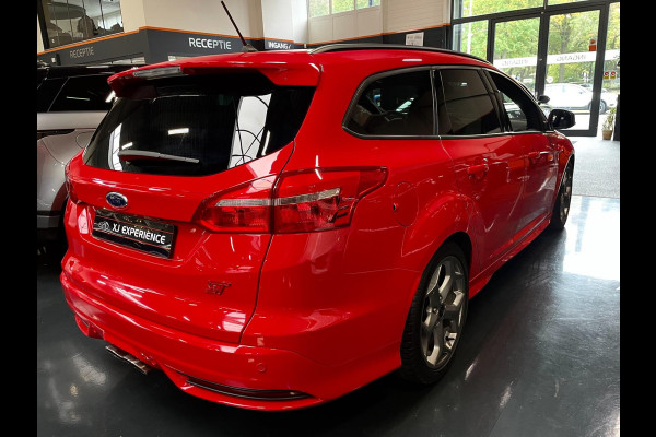 Ford FOCUS Wagon 2.0 ST-2 250 PK NAVI CLIMA RECARO CARPLAY