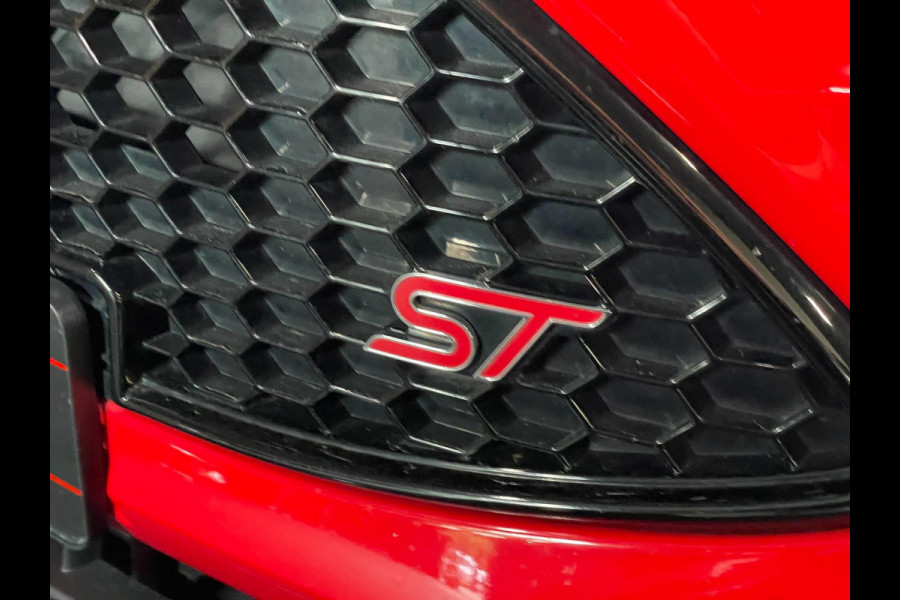 Ford FOCUS Wagon 2.0 ST-2 250 PK NAVI CLIMA RECARO CARPLAY