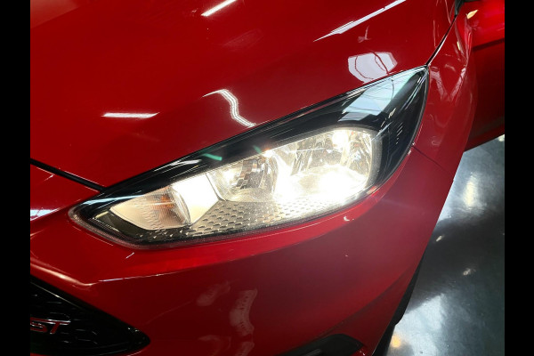 Ford FOCUS Wagon 2.0 ST-2 250 PK NAVI CLIMA RECARO CARPLAY