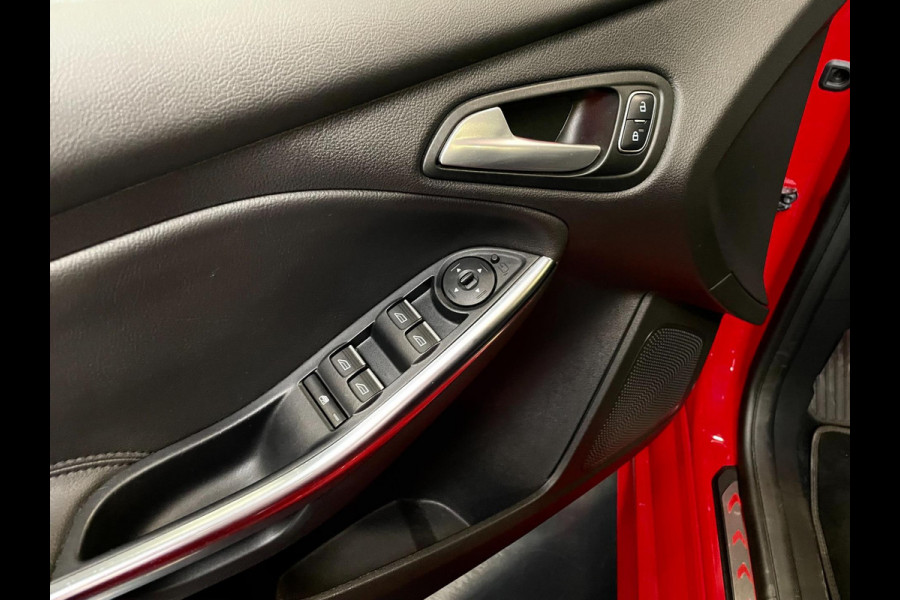 Ford FOCUS Wagon 2.0 ST-2 250 PK NAVI CLIMA RECARO CARPLAY