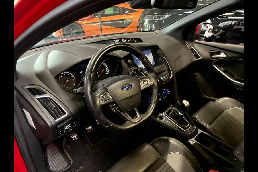 Ford FOCUS Wagon 2.0 ST-2 250 PK NAVI CLIMA RECARO CARPLAY