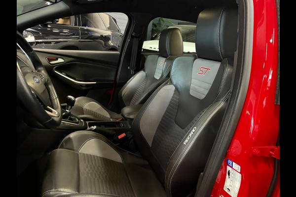 Ford FOCUS Wagon 2.0 ST-2 250 PK NAVI CLIMA RECARO CARPLAY