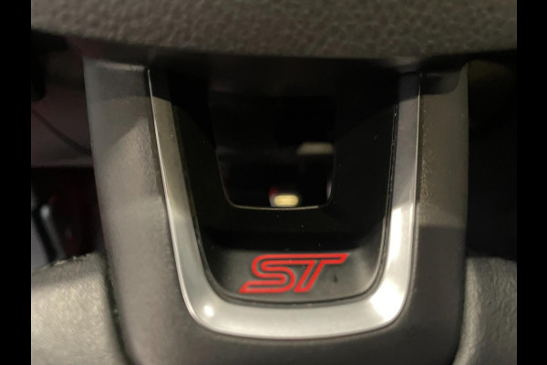 Ford FOCUS Wagon 2.0 ST-2 250 PK NAVI CLIMA RECARO CARPLAY