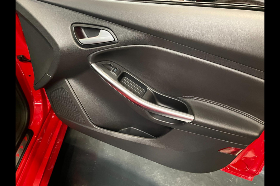 Ford FOCUS Wagon 2.0 ST-2 250 PK NAVI CLIMA RECARO CARPLAY