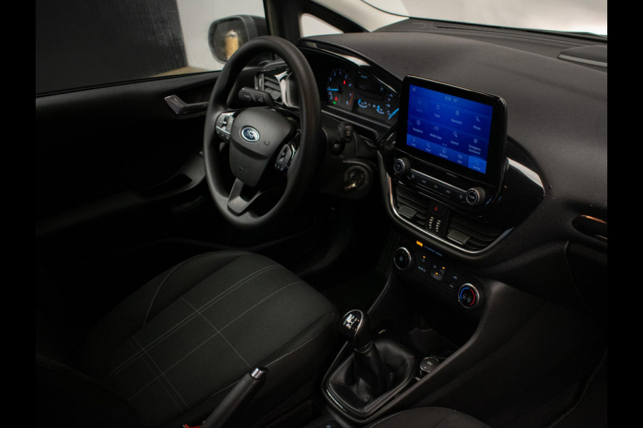 Ford Fiesta 1.1 Sport (APPLE CARPLAY,NAVI,LED,PDC,LANE ASSIST,DAB,BLUETOOTH,SPORTSTOELEN,LM VELGEN,NIEUWE APK,NETTE STAAT)