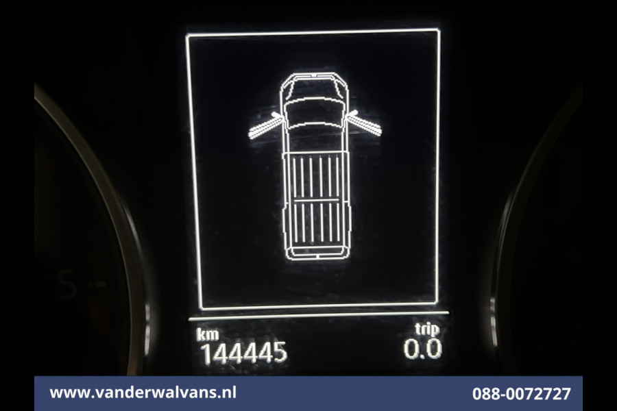 Volkswagen Crafter 2.0 TDI 141pk L3H2 L2H1 Euro6 Airco | 3000kg Trekhaak | Camera | Navigatie | Apple Carplay Android Auto, Cruisecontrol, Parkeersensoren, Dakdragers, Bijrijdersbank