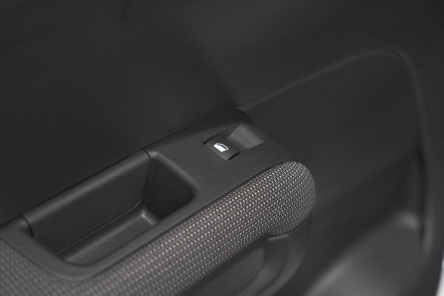Citroën C3 Aircross PureTech 130 EAT6 Max | Allseason Banden | Parkeersensoren | Navigatie | Apple Carplay