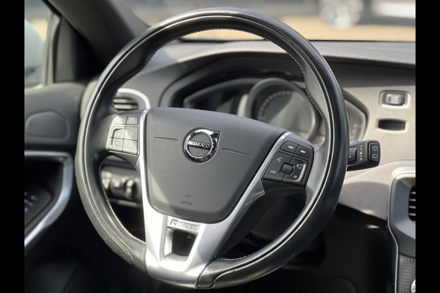 Volvo V40 1.5 T3 Polar+ Sport R DESIGN RIJKLARPRIJS INCL. 12MND BOVAG.