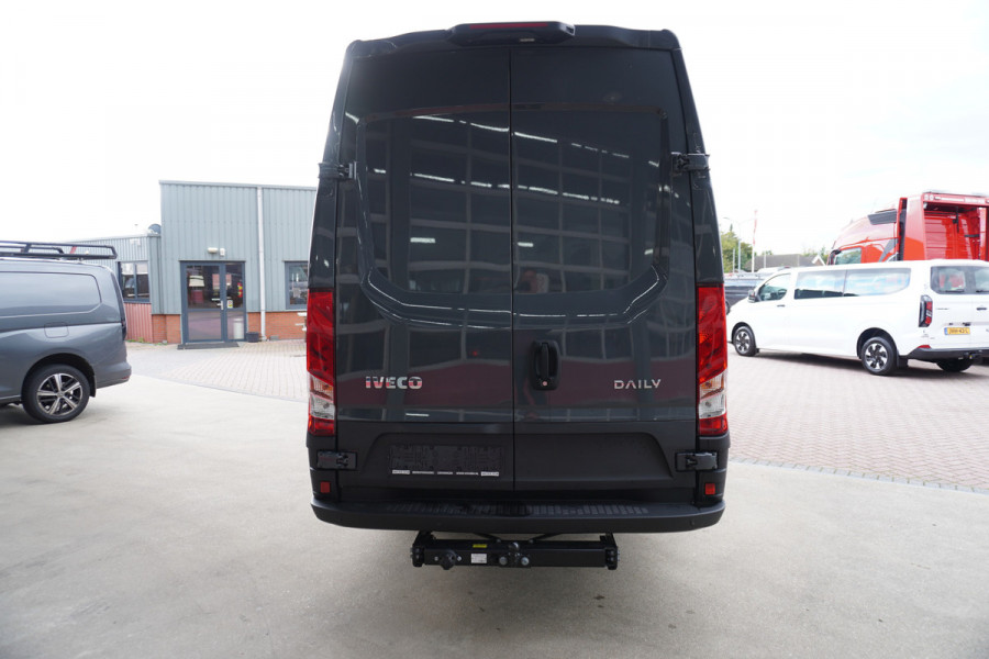 Iveco Daily 35C18HV 3.0 410L 180PK H2 Automaat Dubbel lucht | Airco | Navi | Camera| Trekhaak 3500kg