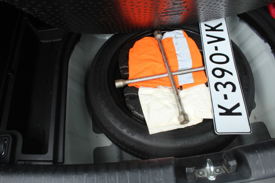 Kia Niro 1.6 GDi Hybrid 141pk DynamicPlusLine DCT6 NL-Auto NAP Clima Cruise Navi Camera Carplay 16"LMV Leder Afn. Trekhaak 1300kg Kia Niro 1.6 GDi Hybrid 141pk DynamicPlusLine DCT6 NL-Auto NAP Clima Cruise Navi Camera Carplay 16"LMV Leder Afn. Trekhaak 1300kg