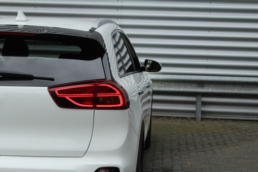 Kia Niro 1.6 GDi Hybrid 141pk DynamicPlusLine DCT6 NL-Auto NAP Clima Cruise Navi Camera Carplay 16"LMV Leder Afn. Trekhaak 1300kg Kia Niro 1.6 GDi Hybrid 141pk DynamicPlusLine DCT6 NL-Auto NAP Clima Cruise Navi Camera Carplay 16"LMV Leder Afn. Trekhaak 1300kg