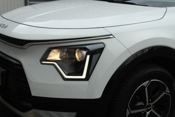 Kia Niro 1.6 GDi Hybrid 141pk DynamicLine DCT6 NL-Auto NAP BTW Clima Cruise Navi Camera Carplay Dig. Cockpit 16"LMV Trekhaak 1300kg Kia Niro 1.6 GDi Hybrid 141pk DynamicLine DCT6 NL-Auto NAP BTW Clima Cruise Navi Camera Carplay Dig. Cockpit 16"LMV Trekhaak 1300kg