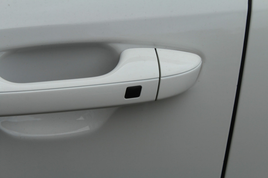 Kia Niro 1.6 GDi Hybrid 141pk DynamicLine DCT6 NL-Auto NAP BTW Clima Cruise Navi Camera Carplay Dig. Cockpit 16"LMV Trekhaak 1300kg Kia Niro 1.6 GDi Hybrid 141pk DynamicLine DCT6 NL-Auto NAP BTW Clima Cruise Navi Camera Carplay Dig. Cockpit 16"LMV Trekhaak 1300kg