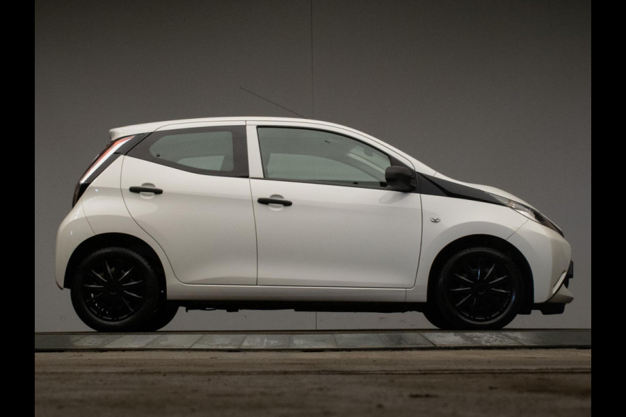 Toyota Aygo 1.0 VVT-i x-fun Sport (AIRCO,BLUETOOTH,CRUISE,LED,SPORTSTOELEN,NIEUWE APK,NETTE STAAT)