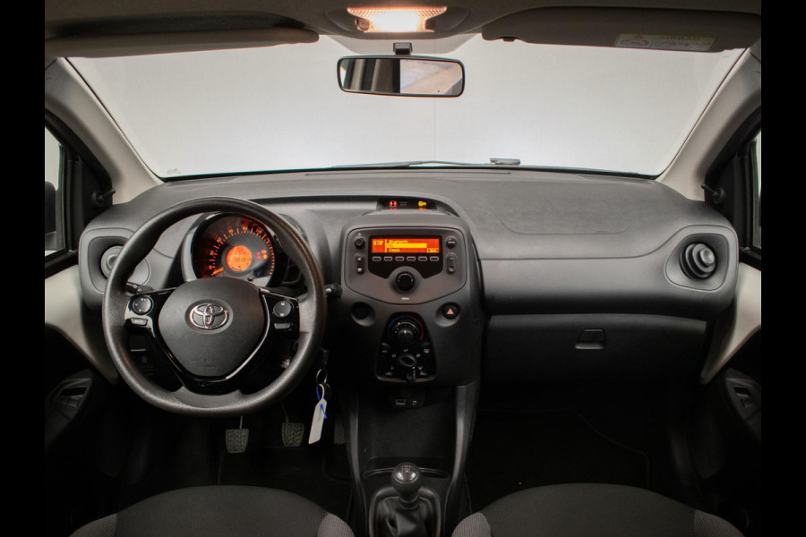 Toyota Aygo 1.0 VVT-i x-fun Sport (AIRCO,BLUETOOTH,CRUISE,LED,SPORTSTOELEN,NIEUWE APK,NETTE STAAT)