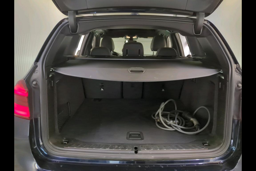 BMW iX3 Executive 80 kWh | Trekhaak | Panorama | Leder | Navi | Camera |