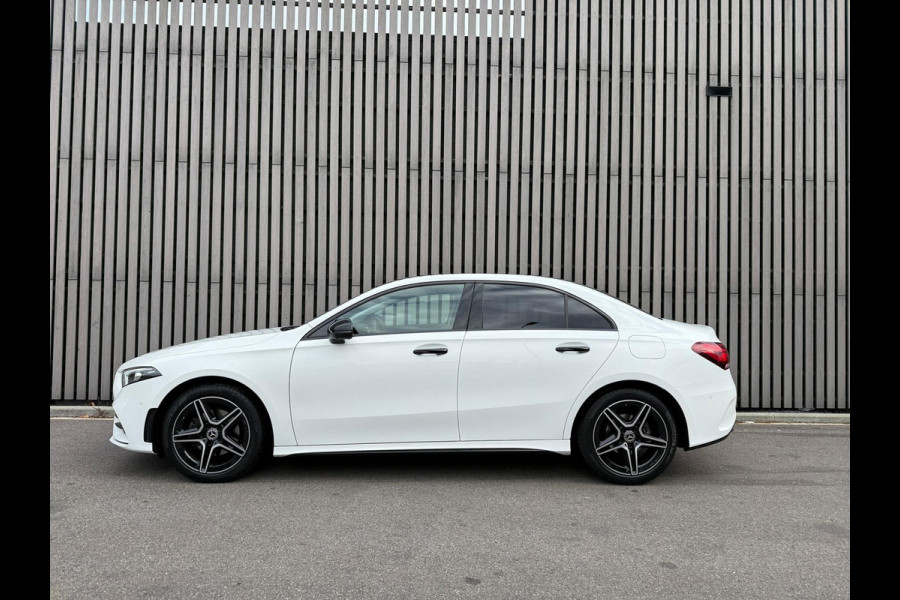Mercedes-Benz A-Klasse 180 AMG Line - Pano - 360 Camera - Memory