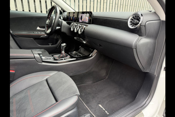 Mercedes-Benz A-Klasse 180 AMG Line - Pano - 360 Camera - Memory