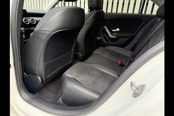 Mercedes-Benz A-Klasse 180 AMG Line - Pano - 360 Camera - Memory