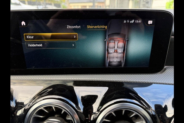 Mercedes-Benz A-Klasse 180 AMG Line - Pano - 360 Camera - Memory