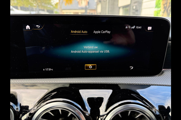 Mercedes-Benz A-Klasse 180 AMG Line - Pano - 360 Camera - Memory