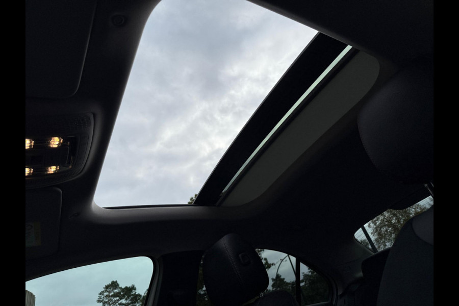 Mercedes-Benz A-Klasse 180 AMG Line - Pano - 360 Camera - Memory