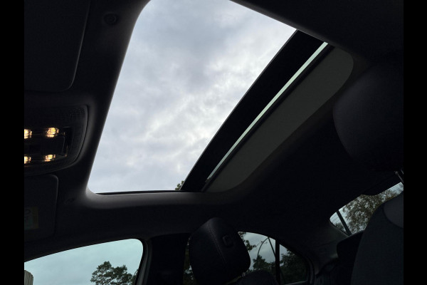 Mercedes-Benz A-Klasse 180 AMG Line - Pano - 360 Camera - Memory