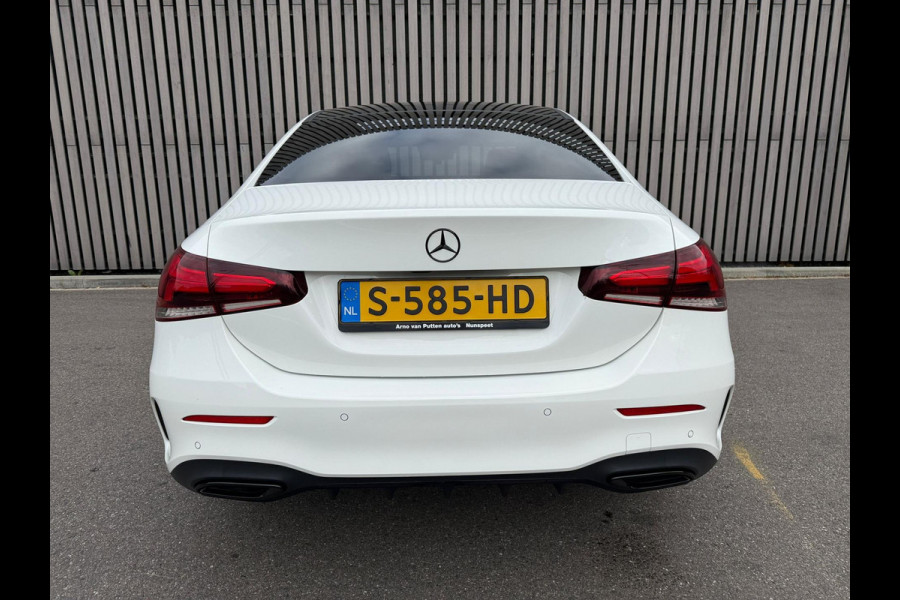 Mercedes-Benz A-Klasse 180 AMG Line - Pano - 360 Camera - Memory